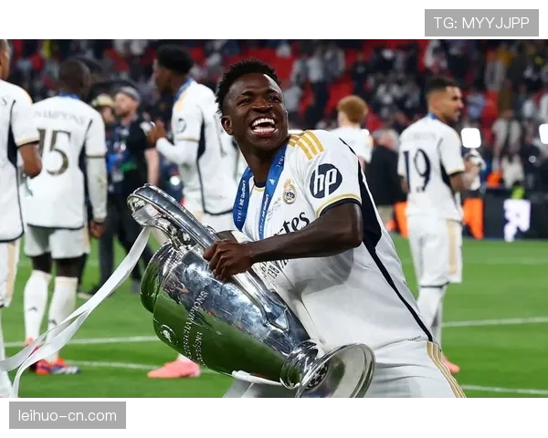 维尼修斯连续四场比赛进球 状态火热却难阻球队失利 维尼修斯连续四场比赛进球 状态火热却难阻球队失利